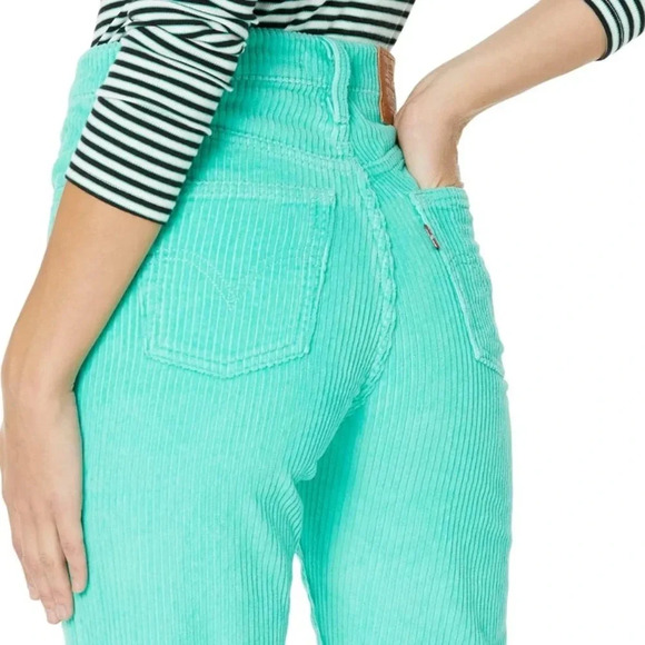 Levi’s Ribcage Straight Ankle Pants in Electric Green Corduroy Size 24 - Picture 3 of 16